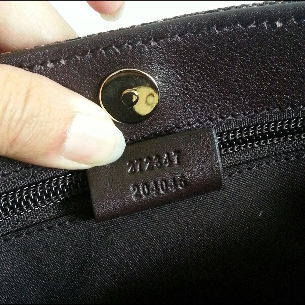 NWT Authentic Gucci GG Canvas Traveling Flat Tote Espresso